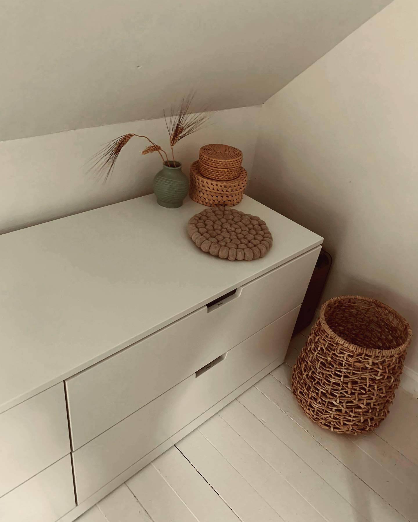 table with flowerpot